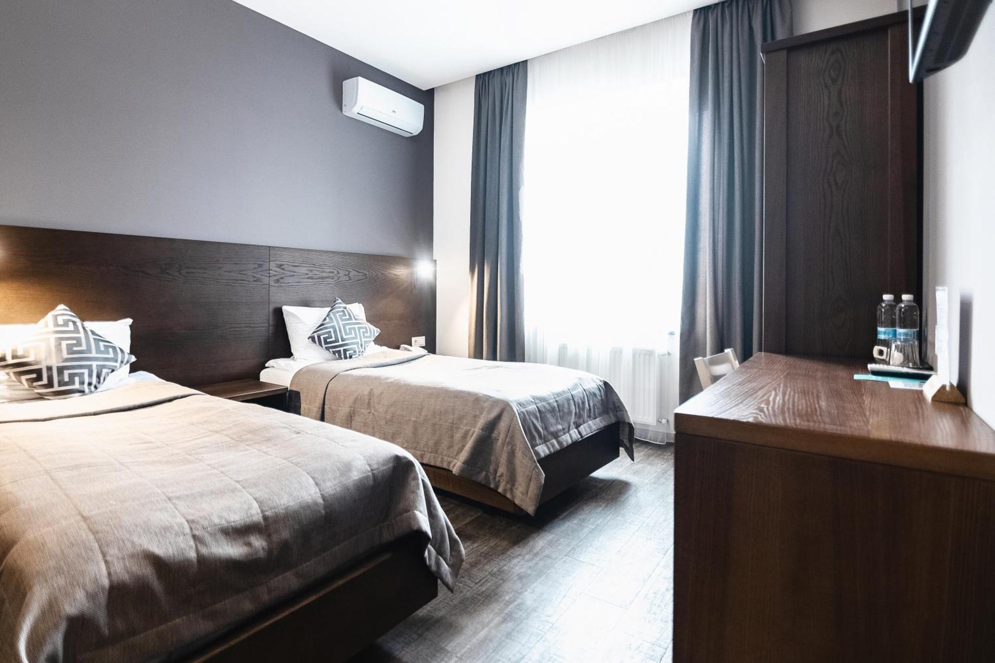 Geography Hotel Veresneve Exterior photo