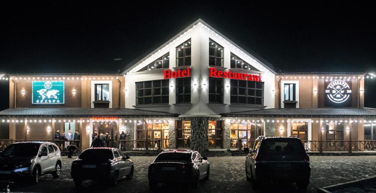 Geography Hotel Veresneve Exterior photo